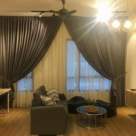 Zayah Homestudio Near Bukit Jalil / Mines Seri Kembangan Eksteriør bilde